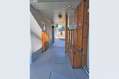842 NE 113th Ave, Portland, OR 97220 - Photo 23