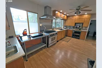842 NE 113th Ave, Portland, OR 97220 - Photo 5