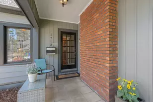 1712 SE 38th Ave, Portland, OR 97214 - Photo 3