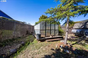 3077 W Lorraine Ave, Roseburg, OR 97471 - Photo 33