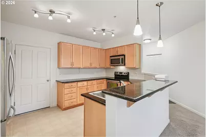 595 NW Lost Springs Ter #204, Portland, OR 97229 - Photo 15