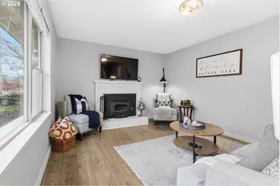 353 72nd St, Springfield, OR 97478 - Photo 7