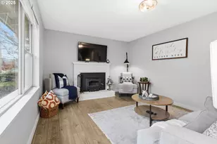 353 72nd St, Springfield, OR 97478 - Photo 7