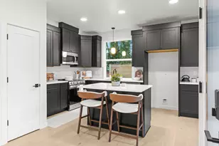 11073 SW 61st Ave, Portland, OR 97219 - Photo 3