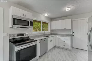 11110 SW 64th Ave, Portland, OR 97219 - Photo 9