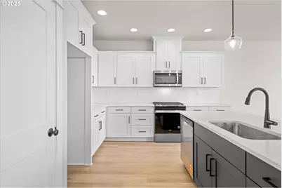 844 NE 17th Ave, Canby, OR 97013 - Photo 11