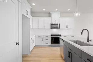 844 NE 17th Ave, Canby, OR 97013 - Photo 11