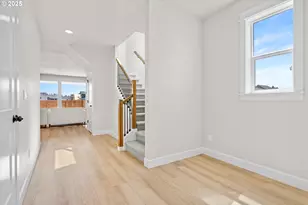 844 NE 17th Ave, Canby, OR 97013 - Photo 5