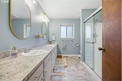 64 NE Scott Dr, Gresham, OR 97030 - Photo 17