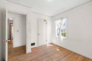 11209 SE Pine Ct, Portland, OR 97216 - Photo 15
