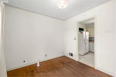 11209 SE Pine Ct, Portland, OR 97216 - Photo 7