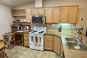 21191 E Country Club Rd, Mount Hood Village, OR 97011 - Photo 19