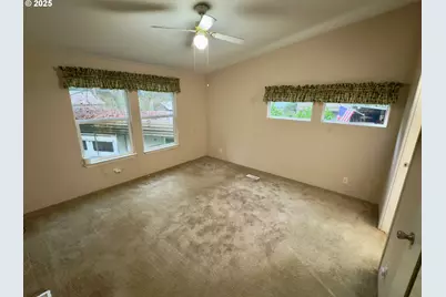 21191 E Country Club Rd, Mount Hood Village, OR 97011 - Photo 27