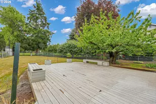 19555 NW Melrose Dr, Portland, OR 97229 - Photo 17