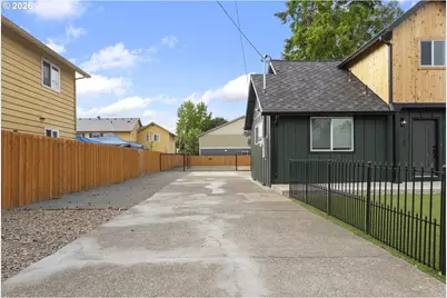 1180 SE Maple St, Hillsboro, OR 97123 - Photo 5