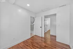 2704 SE 84th Ave, Portland, OR 97266 - Photo 23