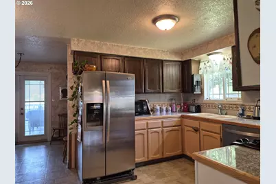 110 SE Cerrito Ct, Myrtle Creek, OR 97457 - Photo 9