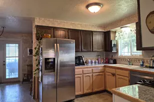 110 SE Cerrito Ct, Myrtle Creek, OR 97457 - Photo 9