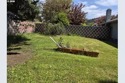110 SE Cerrito Ct, Myrtle Creek, OR 97457 - Photo 37