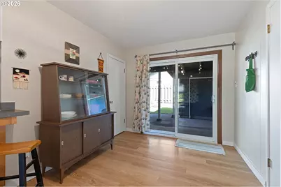 12523 NE Hassalo St, Portland, OR 97230 - Photo 9