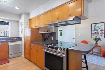 12523 NE Hassalo St, Portland, OR 97230 - Photo 11