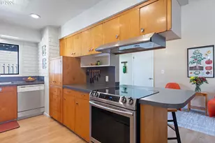 12523 NE Hassalo St, Portland, OR 97230 - Photo 11