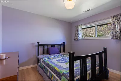 12523 NE Hassalo St, Portland, OR 97230 - Photo 17