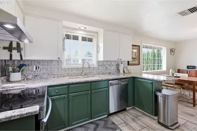 3950 Jasper Rd, Springfield, OR 97478 - Photo 13