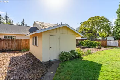 1036 SW 2nd St, McMinnville, OR 97128 - Photo 13