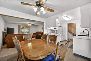 1333 SW 5th Pl, Gresham, OR 97080 - Photo 9