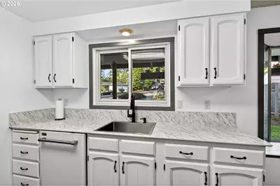 1333 SW 5th Pl, Gresham, OR 97080 - Photo 7