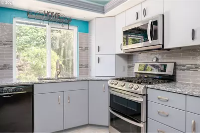 4021 NW 3rd St, Gresham, OR 97030 - Photo 11