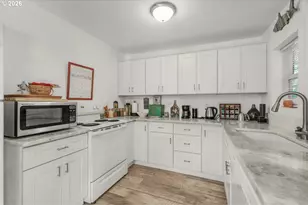 1705 NW 22nd St, Lincoln City, OR 97367 - Photo 17