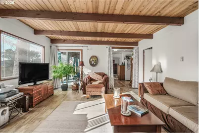 1705 NW 22nd St, Lincoln City, OR 97367 - Photo 9