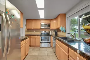 5124 SE Appenine Way, Milwaukie, OR 97222 - Photo 9