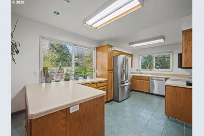 1960 SW 13th Ct, Gresham, OR 97080 - Photo 7