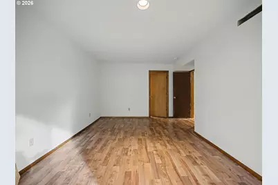 1960 SW 13th Ct, Gresham, OR 97080 - Photo 23