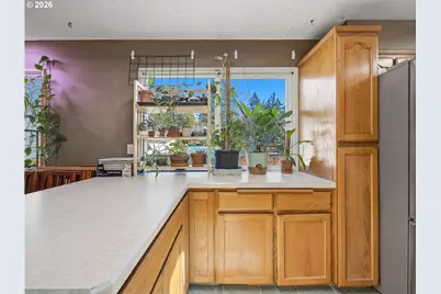 1960 SW 13th Ct, Gresham, OR 97080 - Photo 9