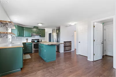 728 E Heritage Loop, La Center, WA 98629 - Photo 11