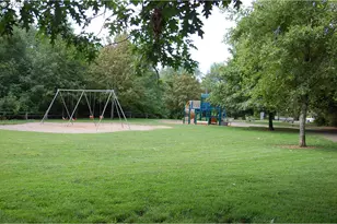 1730 SE Sherrett St, Portland, OR 97202 - Photo 15