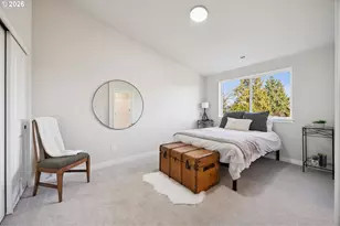 1730 SE Sherrett St, Portland, OR 97202 - Photo 9