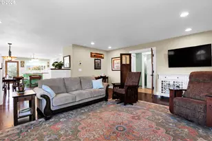 32789 E Thomas St, Coburg, OR 97408 - Photo 13