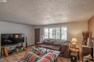 92891 Allens Alley, Cheshire, OR 97419 - Photo 9