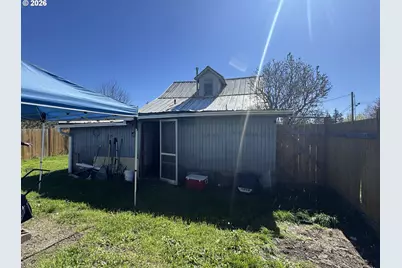 210 6th St, Amity, OR 97101 - Photo 5