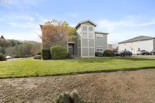 2045 SE Azalea Ave, Warrenton, OR 97146 - Photo 3