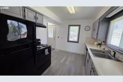 511 E Burgen St, Goldendale, WA 98620 - Photo 5