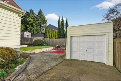 2704 SE Harrison St, Portland, OR 97214 - Photo 37