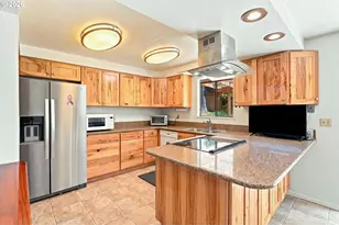 90305 Baker Rd, Elmira, OR 97437 - Photo 9