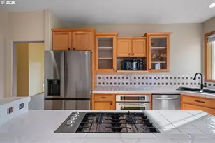 17760 SW Zenith Pl, Beaverton, OR 97007 - Photo 13