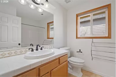 17760 SW Zenith Pl, Beaverton, OR 97007 - Photo 37